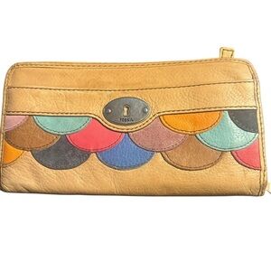 Fossil Women's Leather Wallet with Multicolor Scallop Design